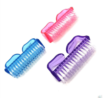 <Span Style='Font-Weight:bold;Color:rgb(26,90,156);'>Cepillo De Uñas</Span>, Para La Higiene Personal Diaria.